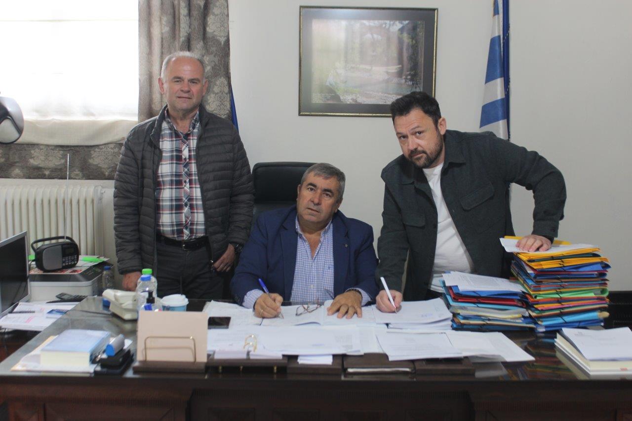 Δήμος Πύλης: Yπογραφή σύμβασης για τη συντήρηση σχολικών κτιρίων 